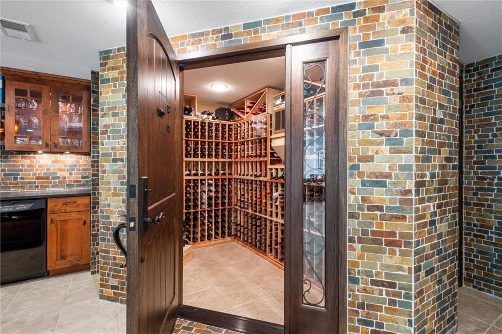 8190 Shoreline Drive