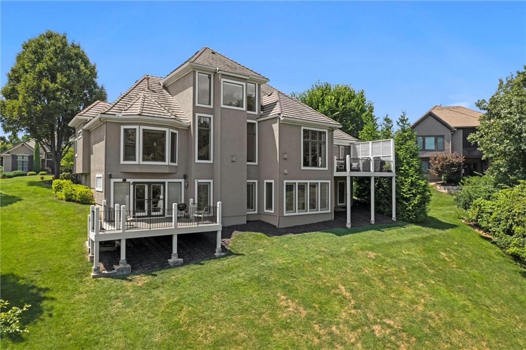 8190 Shoreline Drive