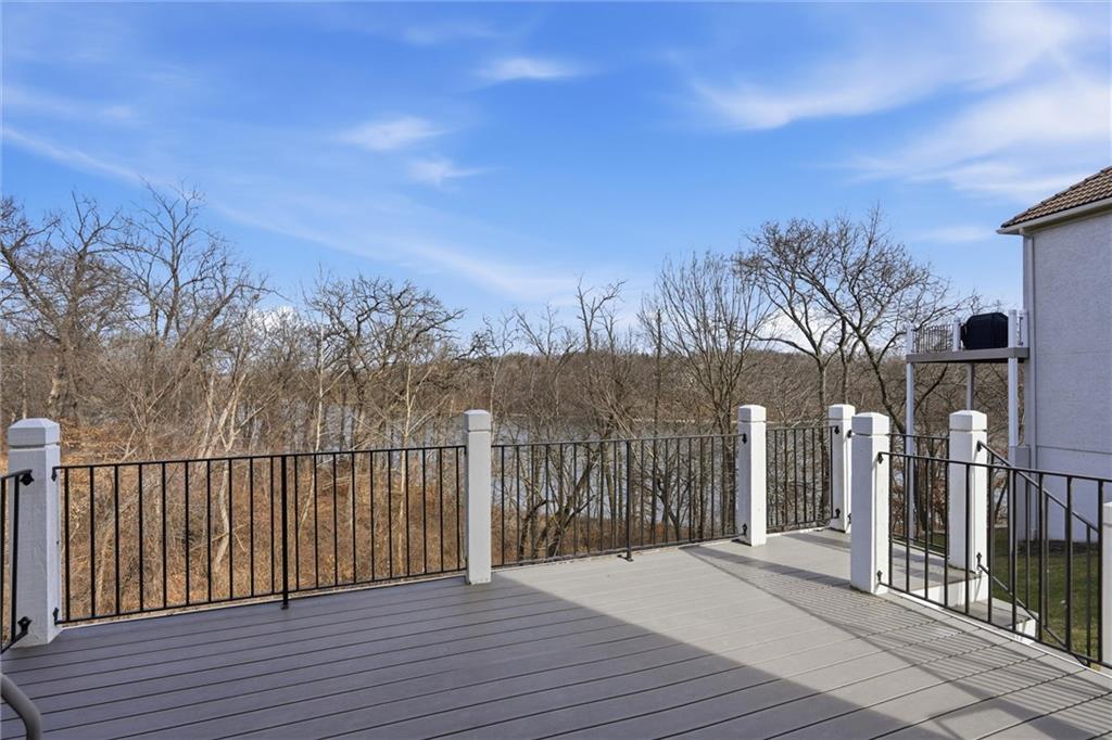 8190 Shoreline Drive