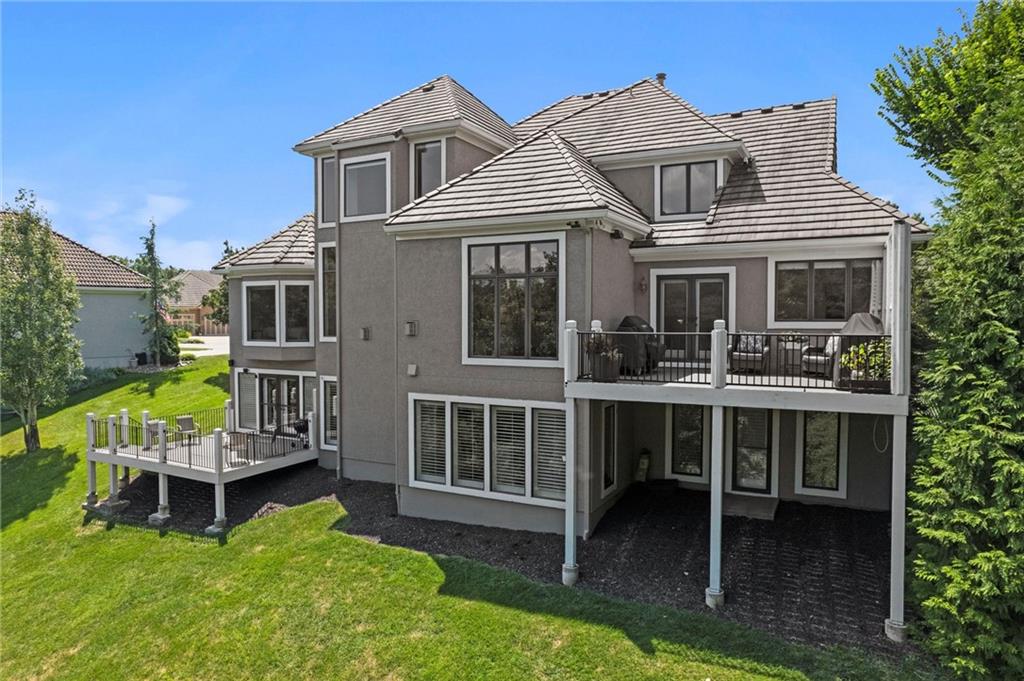 8190 Shoreline Drive