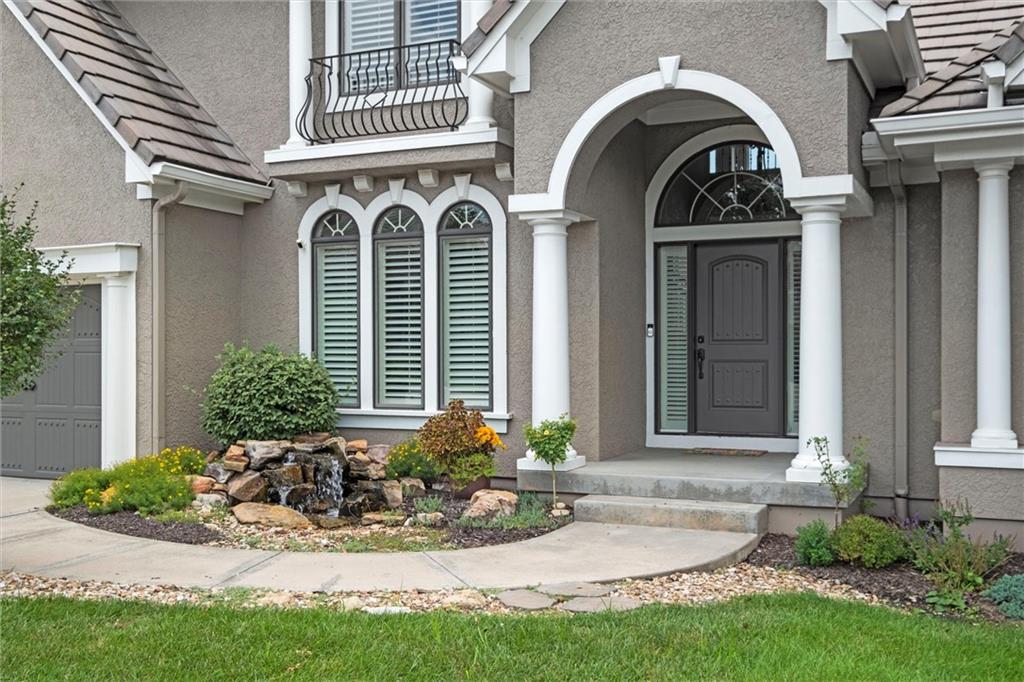 8190 Shoreline Drive