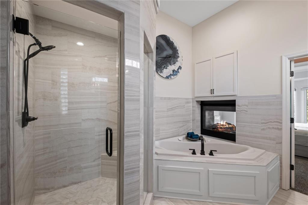 8190 Shoreline Drive