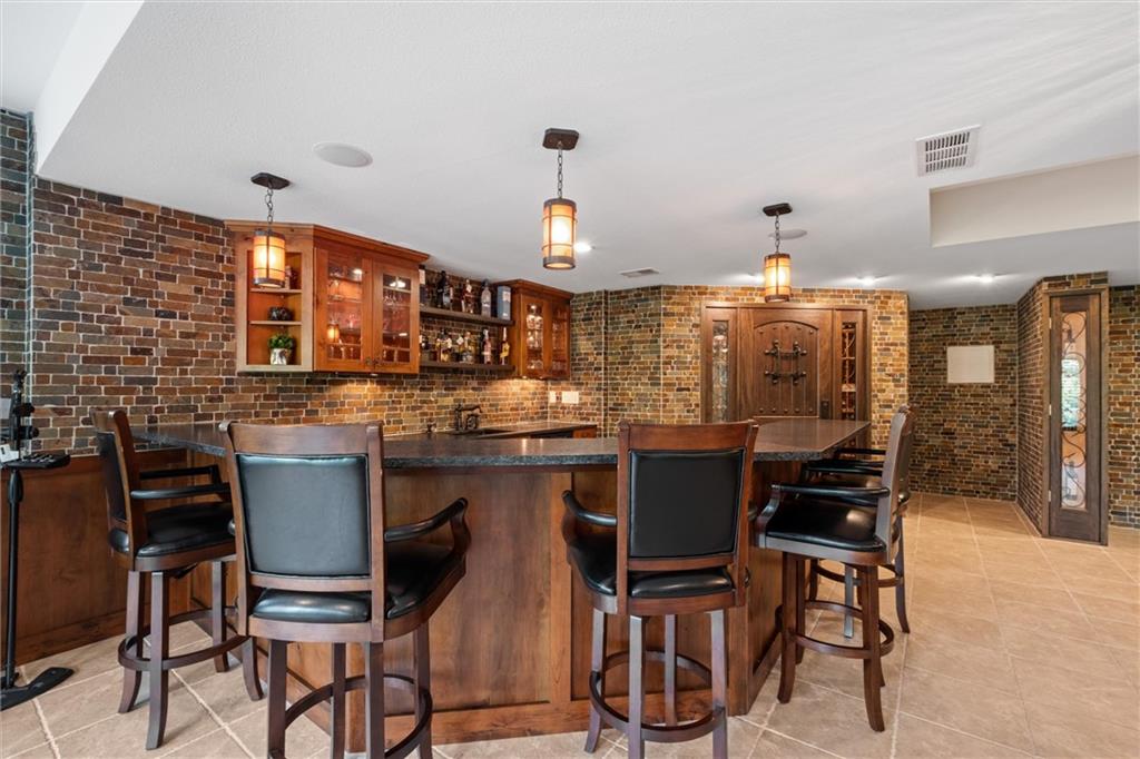 8190 Shoreline Drive