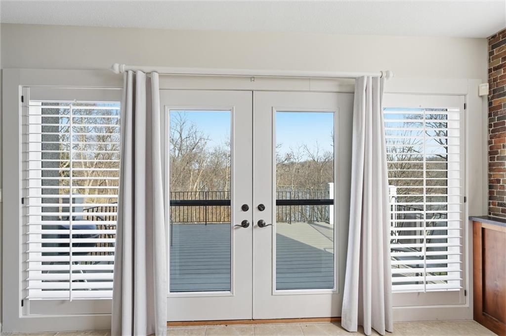 8190 Shoreline Drive