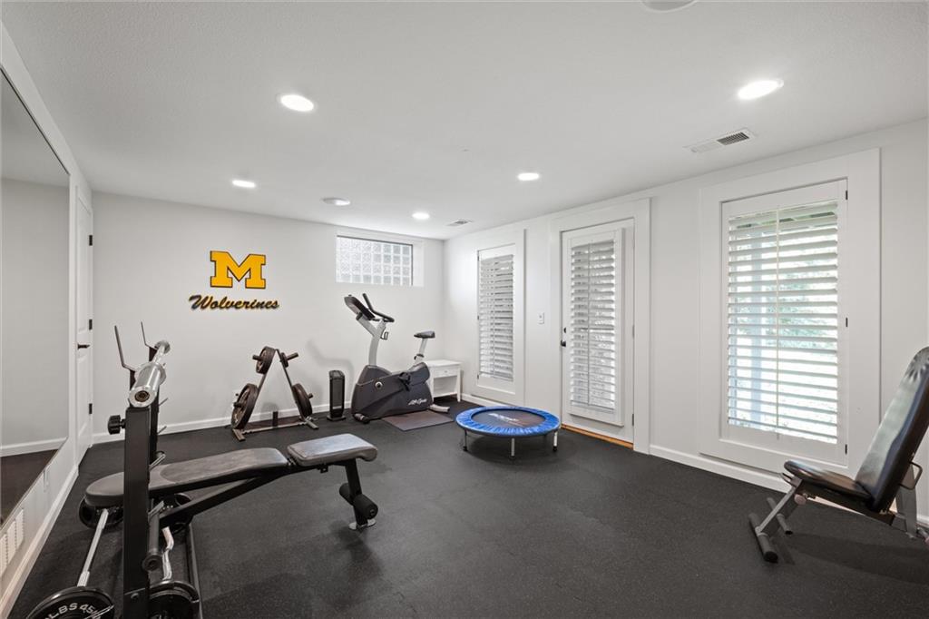 8190 Shoreline Drive