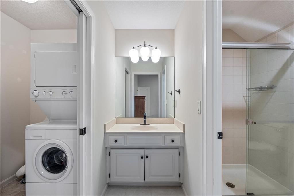 8190 Shoreline Drive