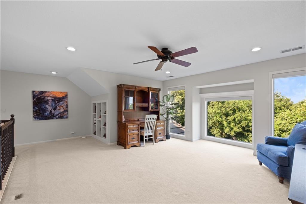 8190 Shoreline Drive