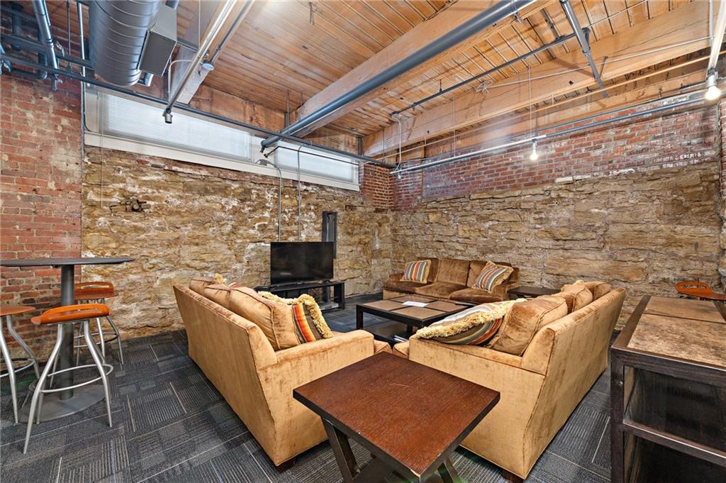 308 W 8th Street Unit: 401
