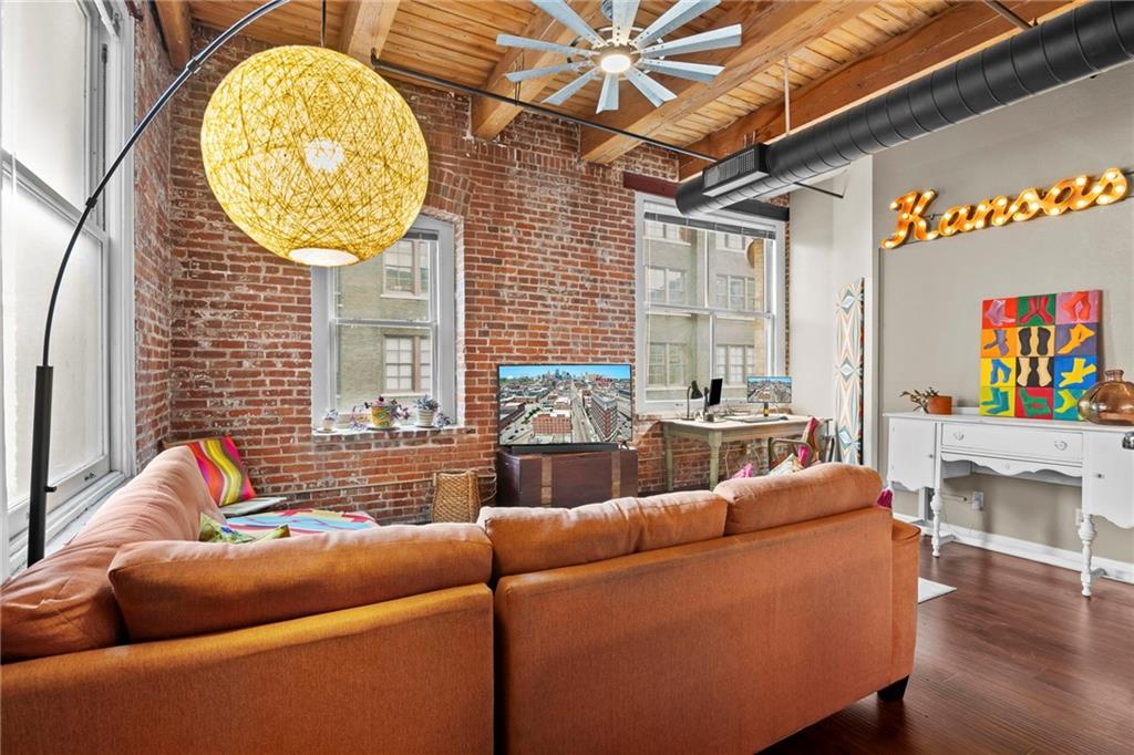 308 W 8th Street Unit: 401