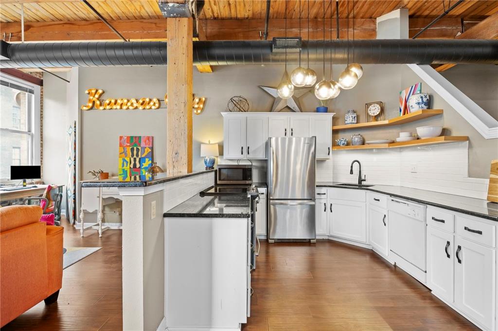 308 W 8th Street Unit: 401