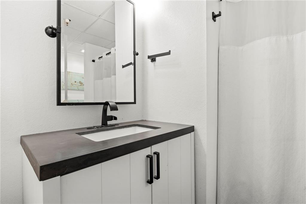 308 W 8th Street Unit: 401