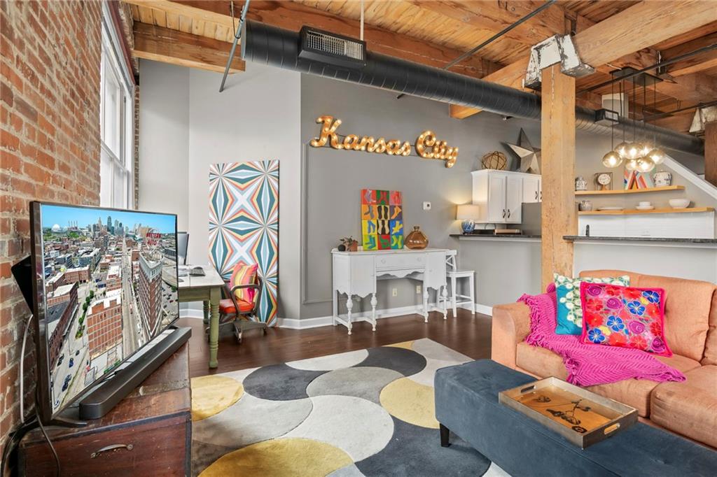 308 W 8th Street Unit: 401