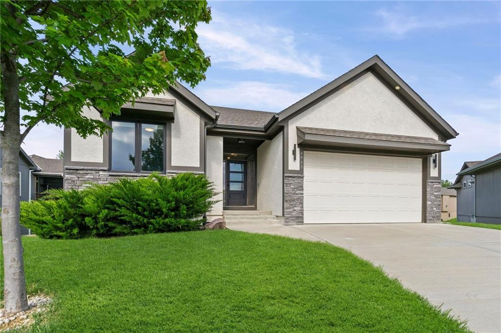 4910 NW Ridgewood Court
