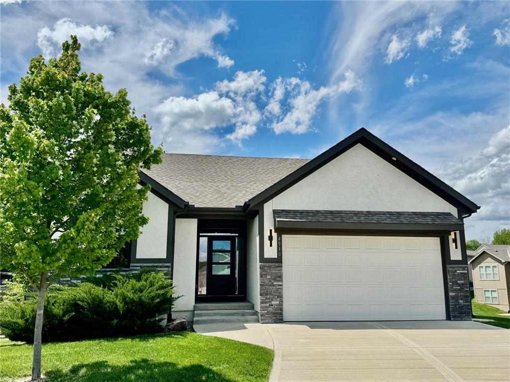 4910 NW Ridgewood Court