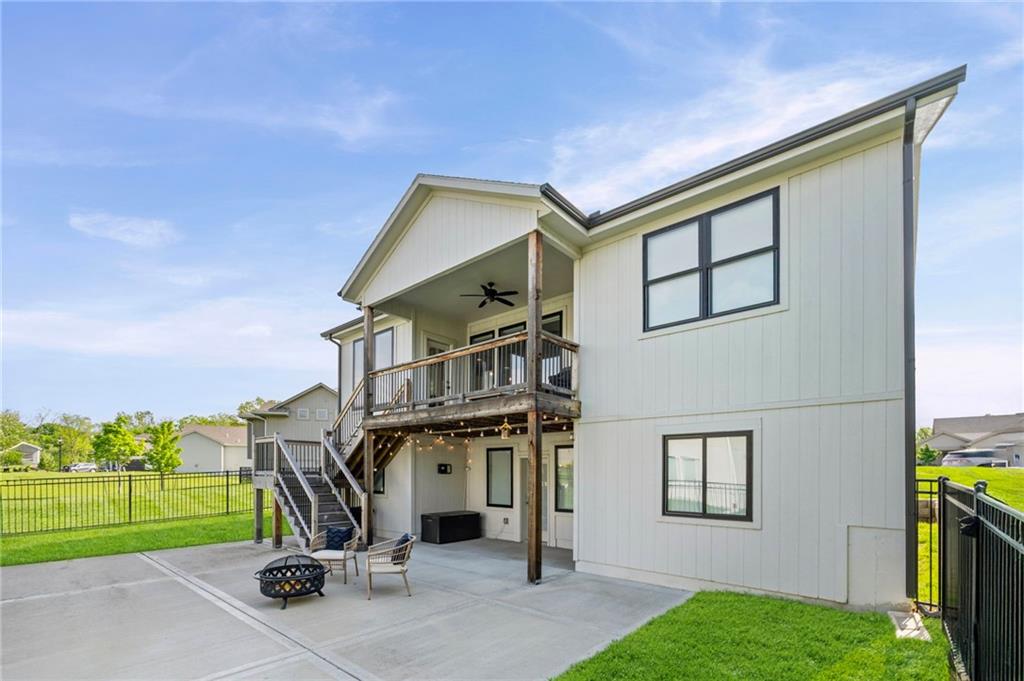 4910 NW Ridgewood Court