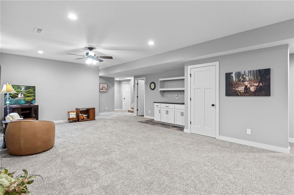 5866 S National Drive