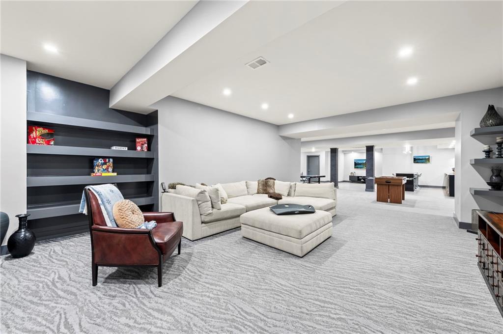 6537 Ridge Road
