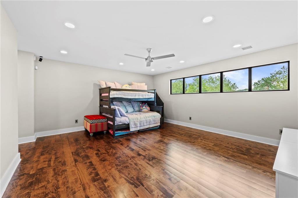 6537 Ridge Road