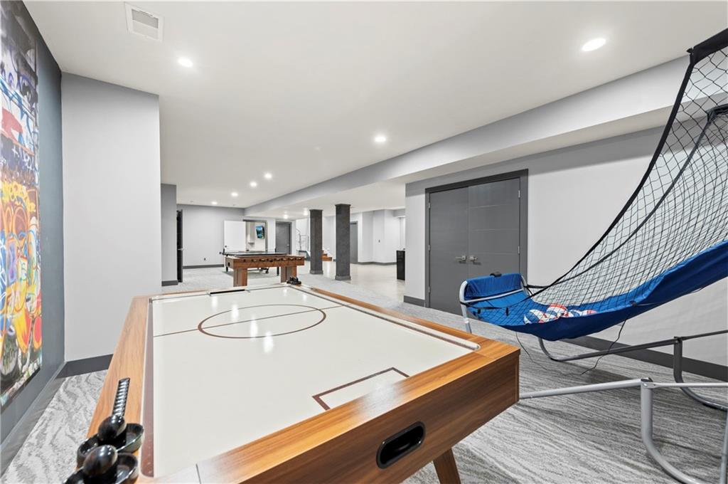 6537 Ridge Road