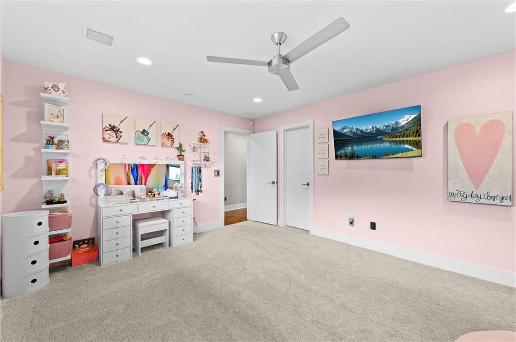 6537 Ridge Road