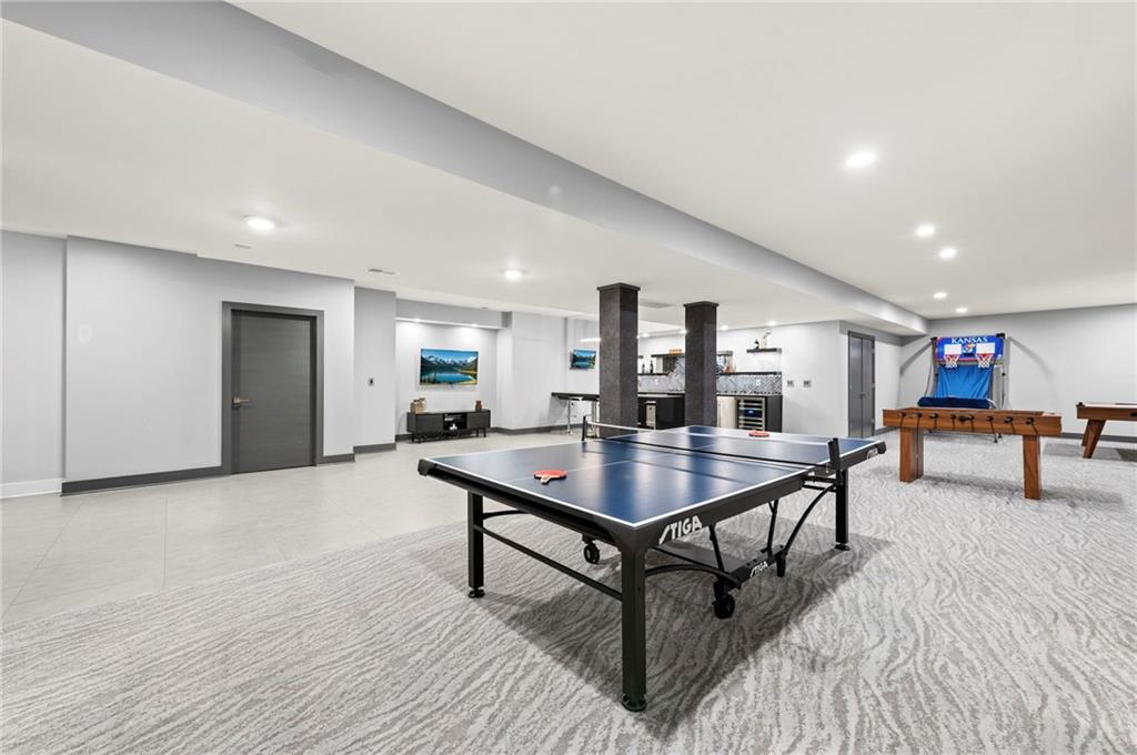 6537 Ridge Road