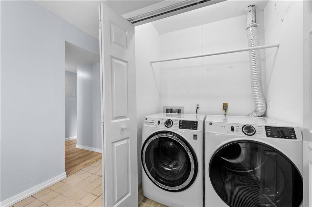 445 W 10th Street