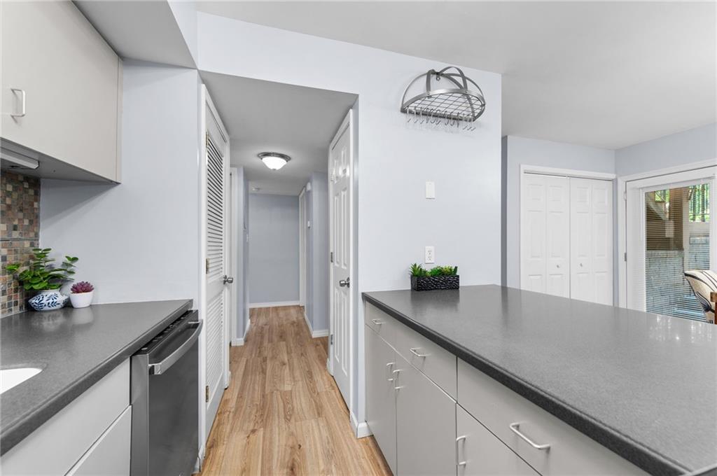 445 W 10th Street