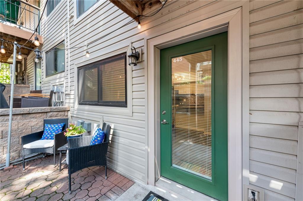 445 W 10th Street