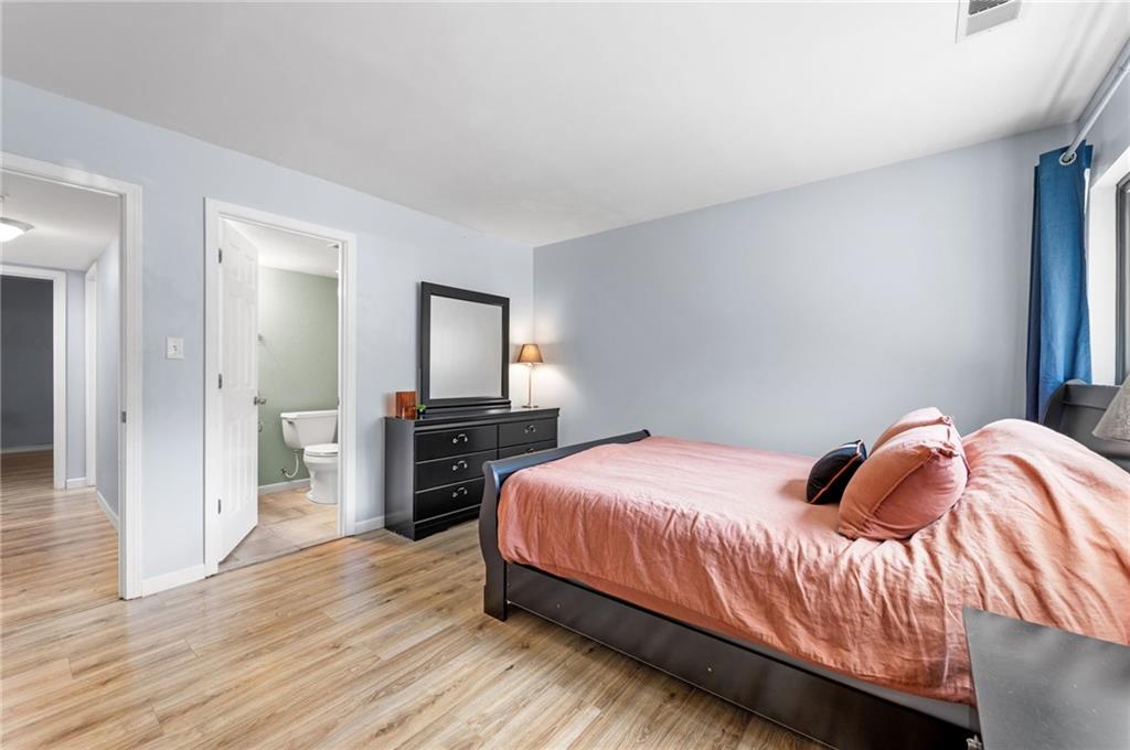 445 W 10th Street