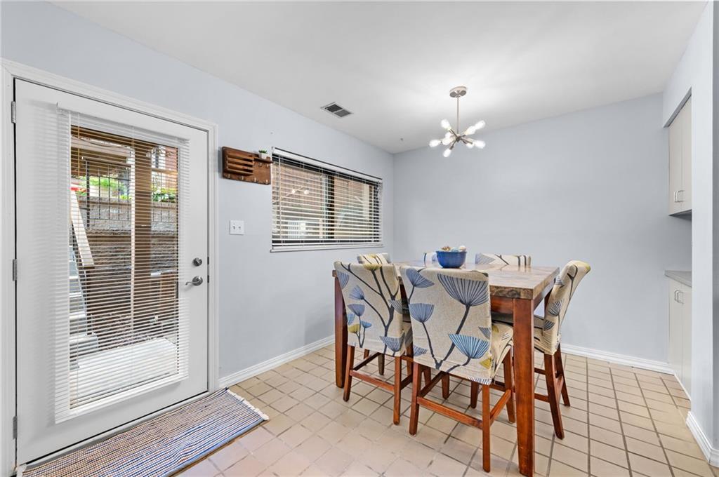 445 W 10th Street