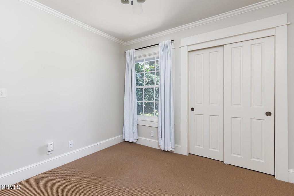 5250 Vista Lejana Lane