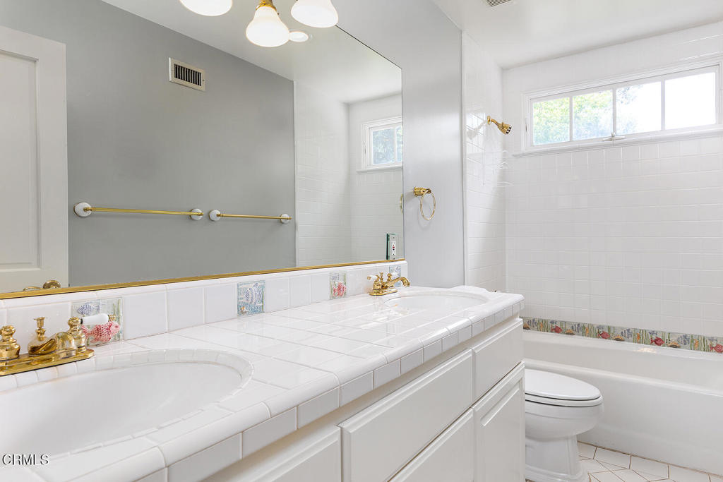 5250 Vista Lejana Lane