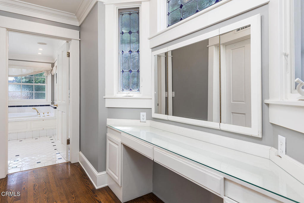 5250 Vista Lejana Lane