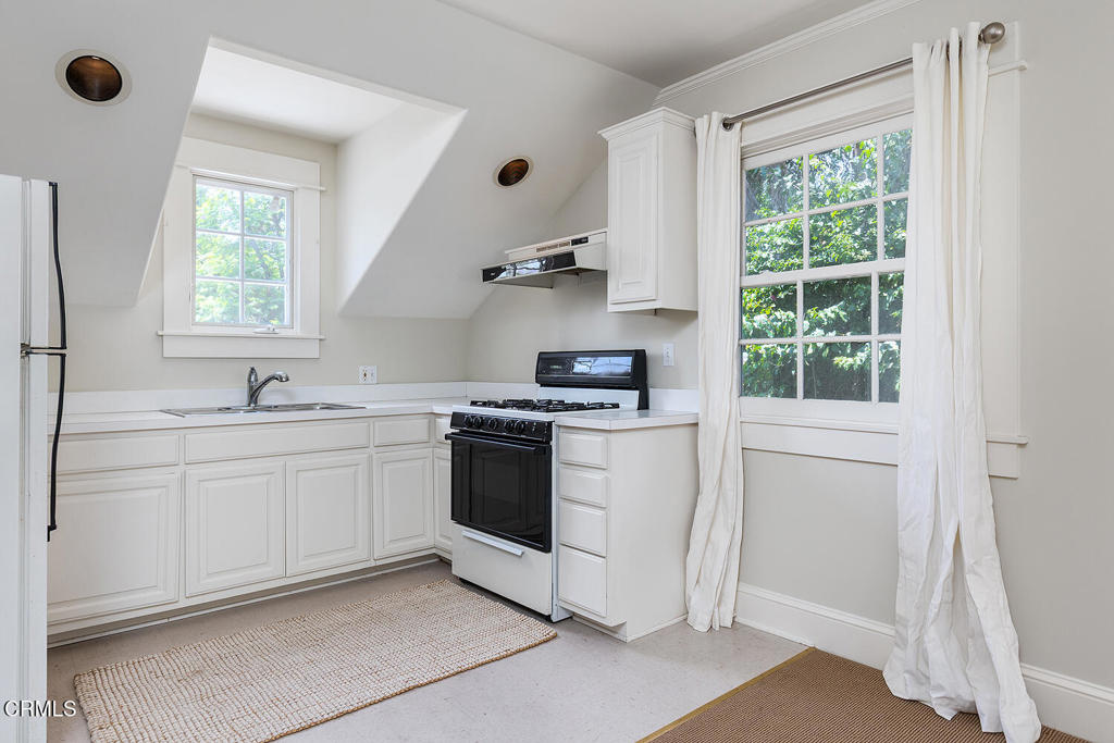 5250 Vista Lejana Lane