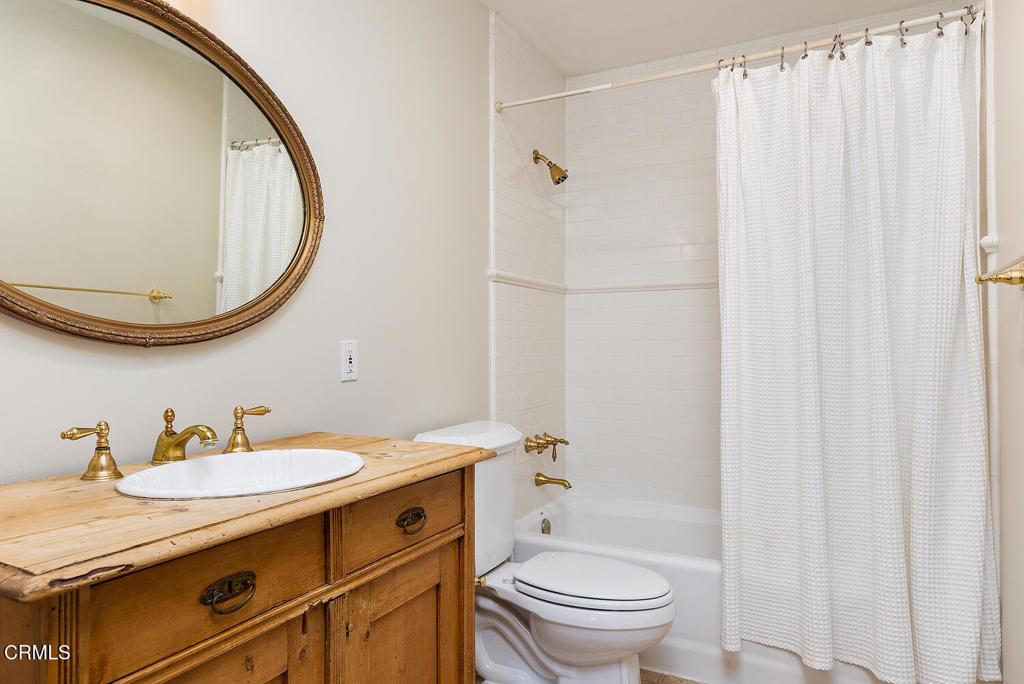 5250 Vista Lejana Lane