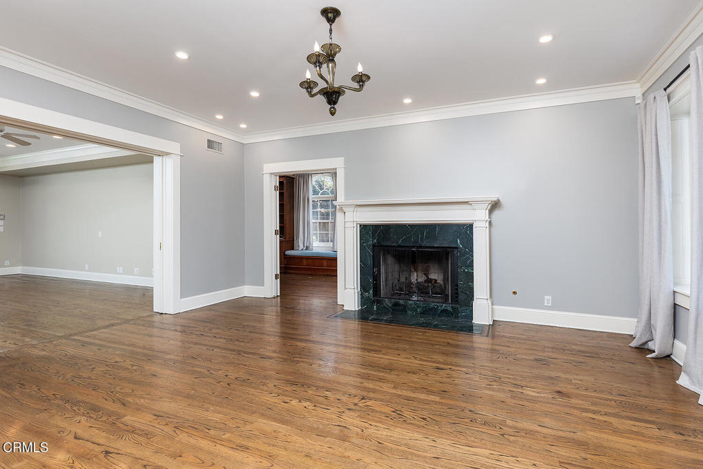 5250 Vista Lejana Lane