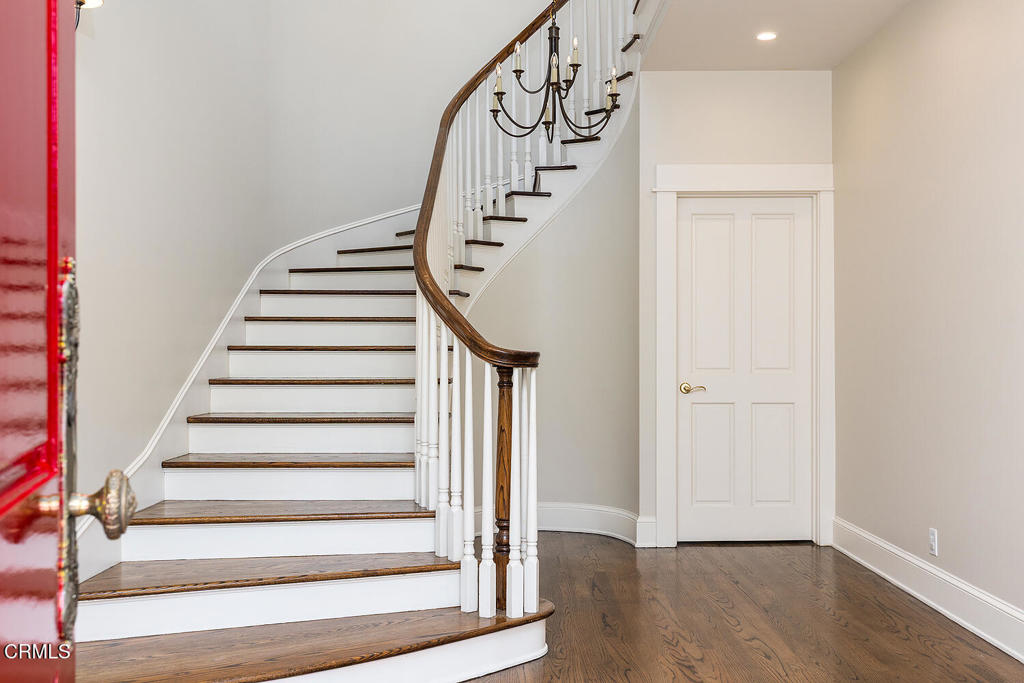 5250 Vista Lejana Lane