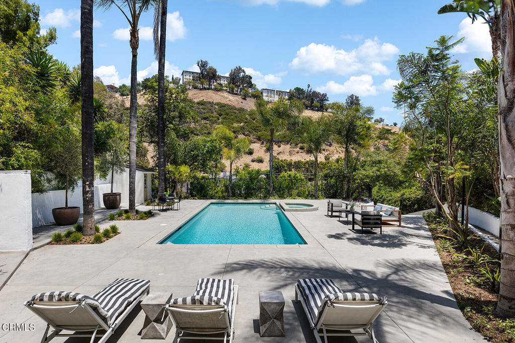 1475 N Bundy Drive