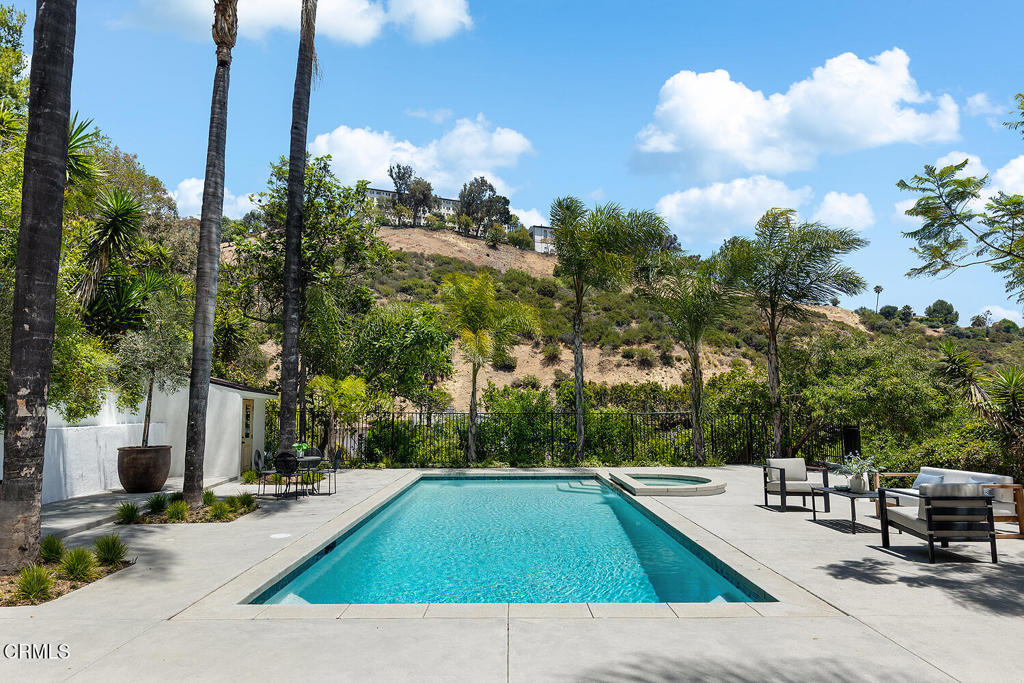 1475 N Bundy Drive