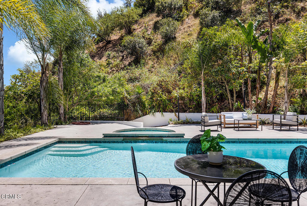 1475 N Bundy Drive