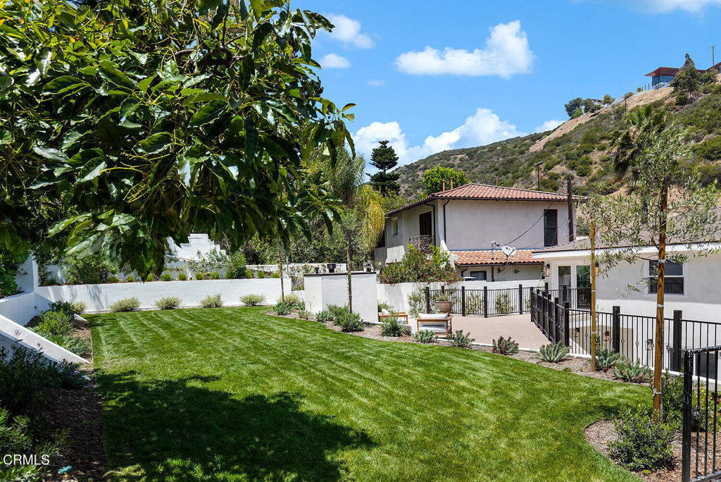 1475 N Bundy Drive