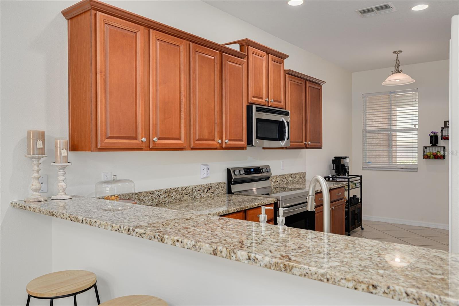 9520 TRUMPET VINE LOOP