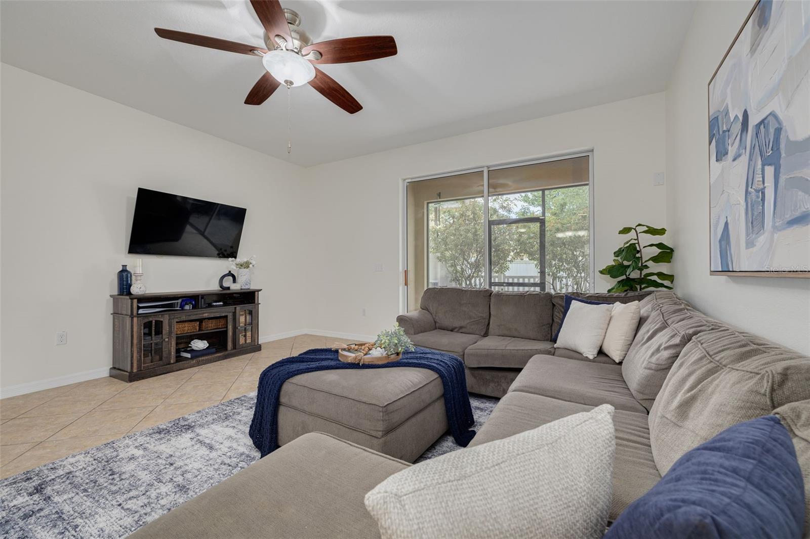 9520 TRUMPET VINE LOOP