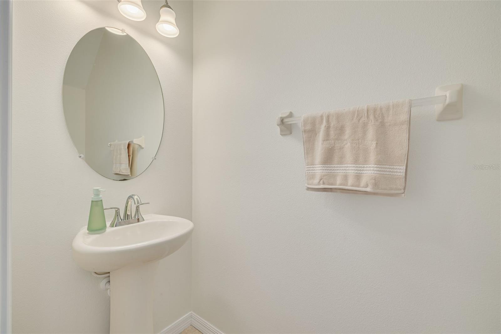 9520 TRUMPET VINE LOOP