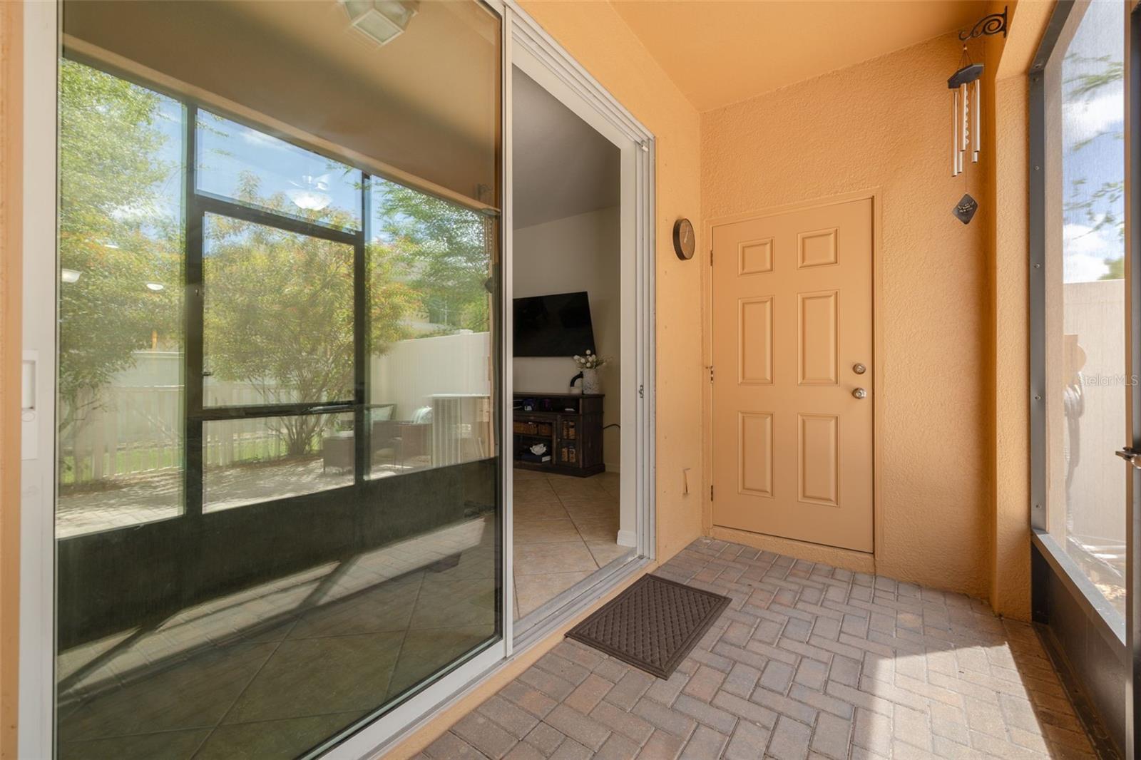 9520 TRUMPET VINE LOOP