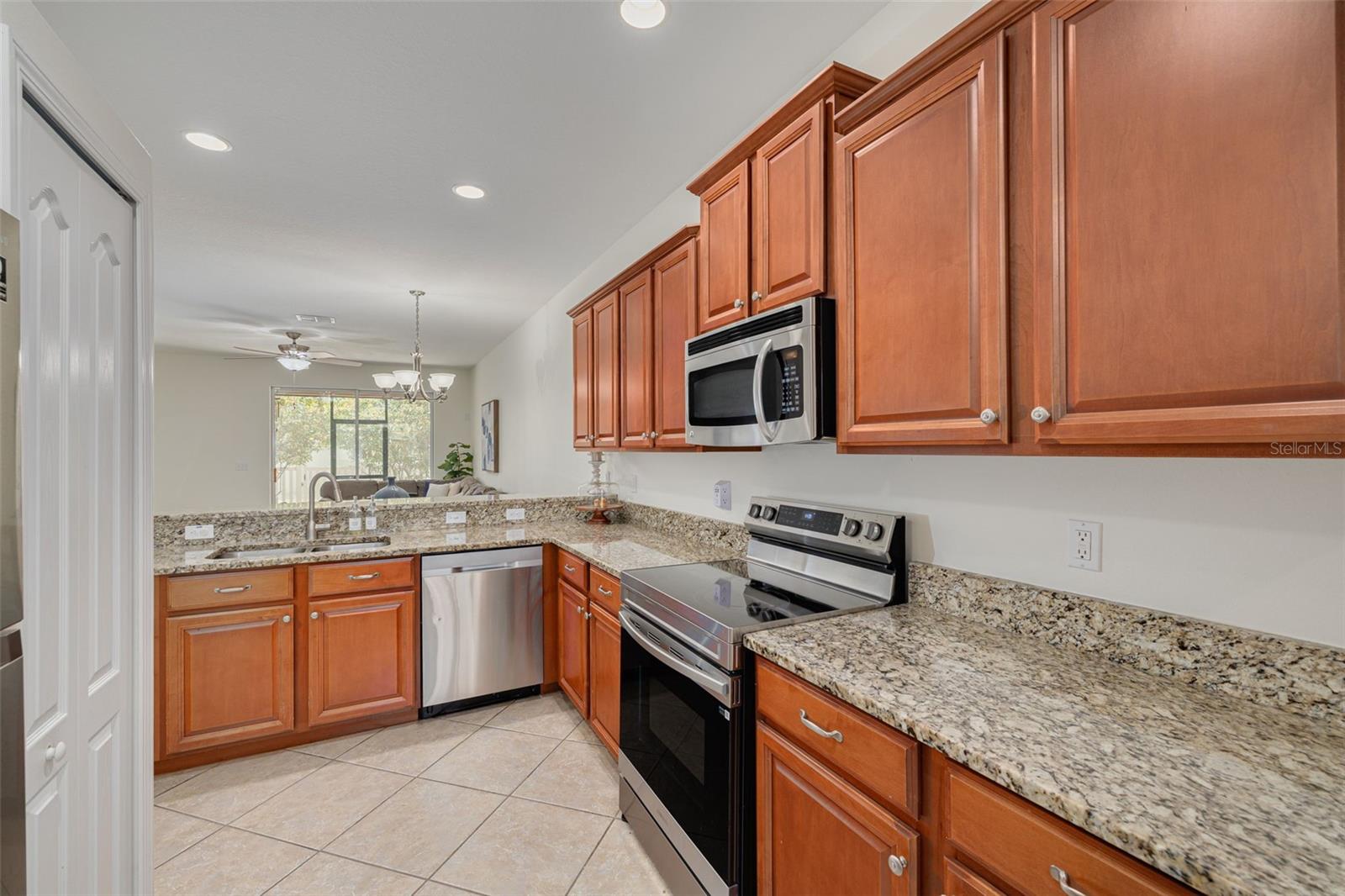 9520 TRUMPET VINE LOOP