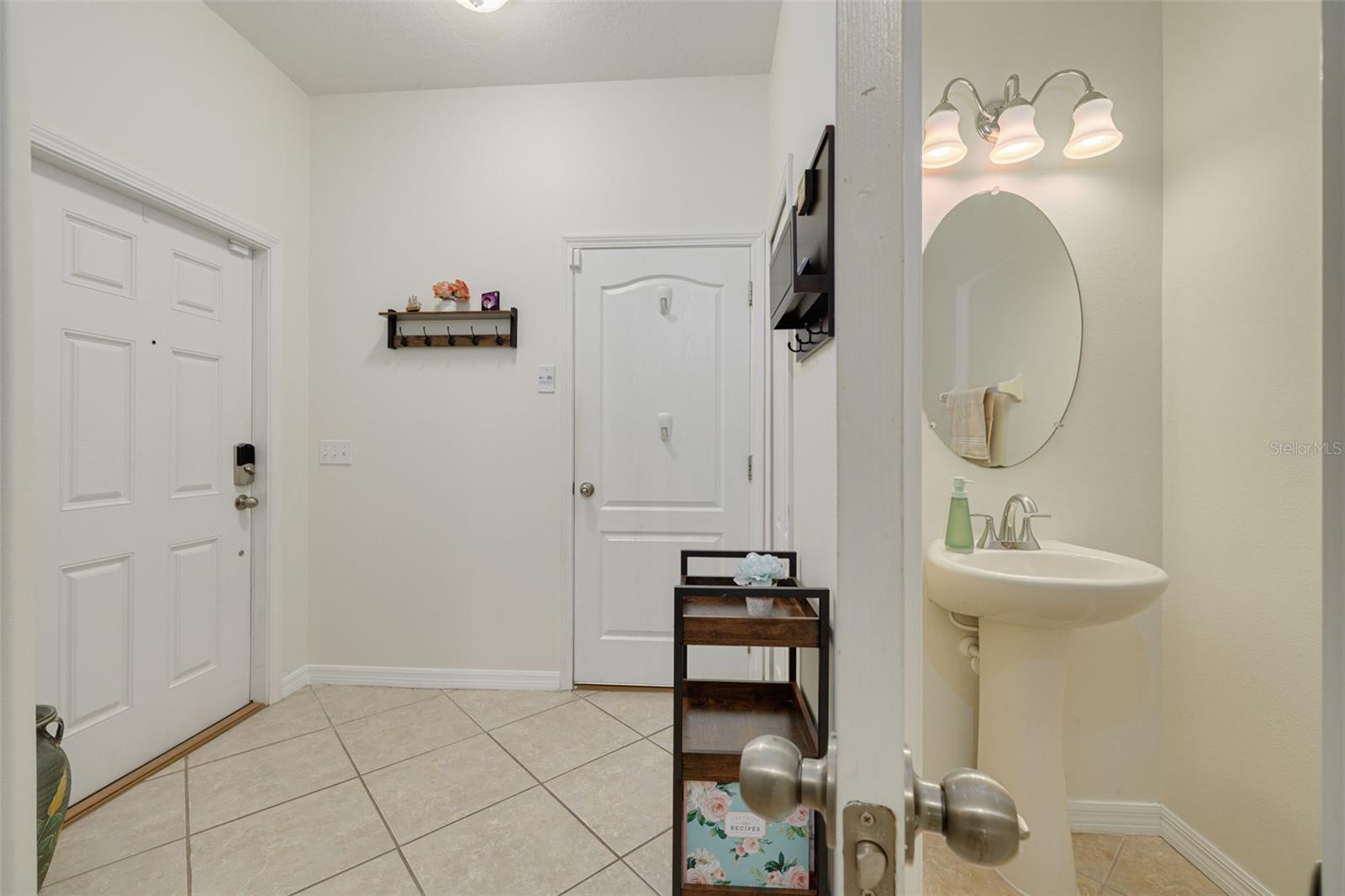 9520 TRUMPET VINE LOOP