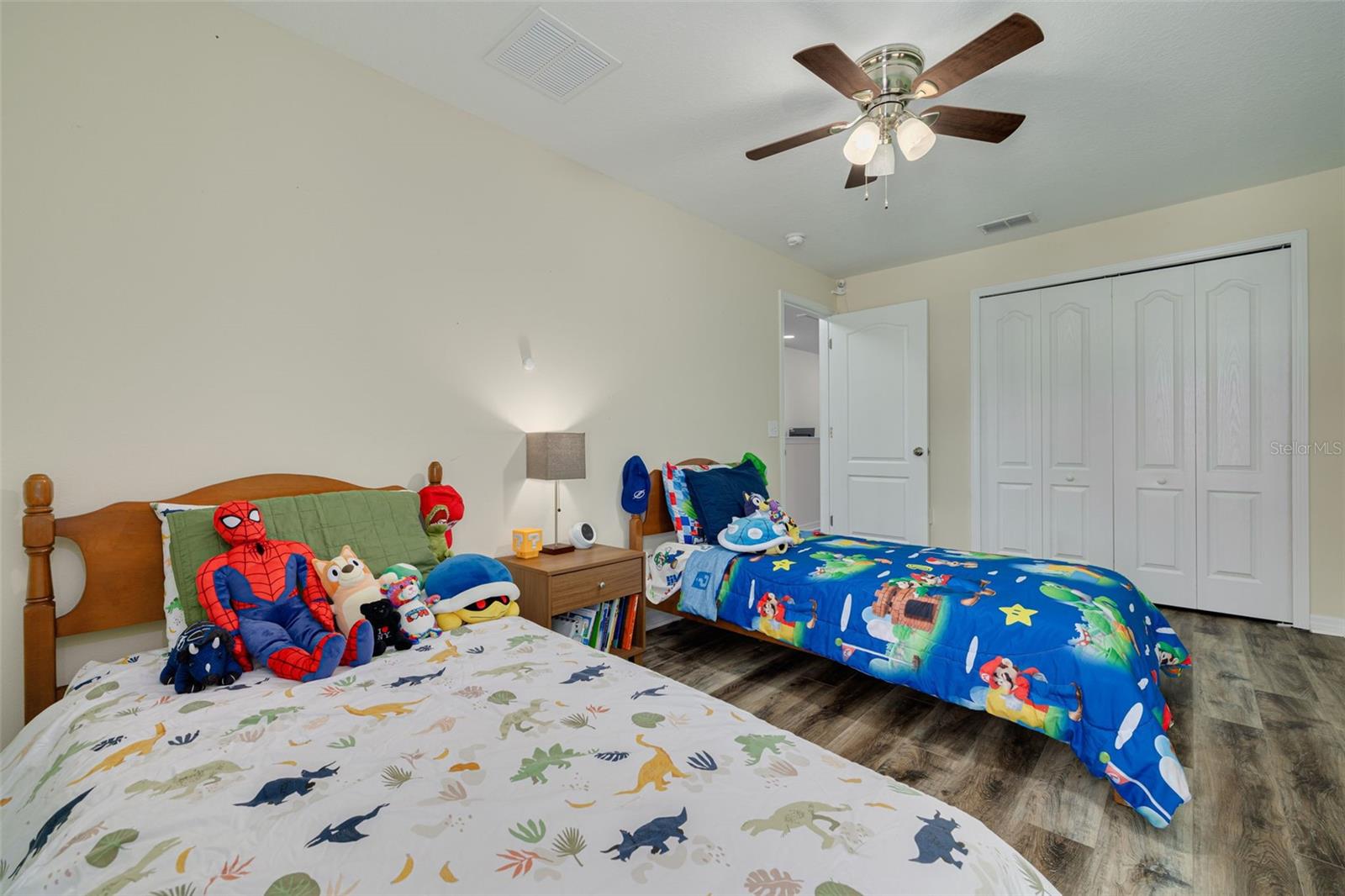 9520 TRUMPET VINE LOOP