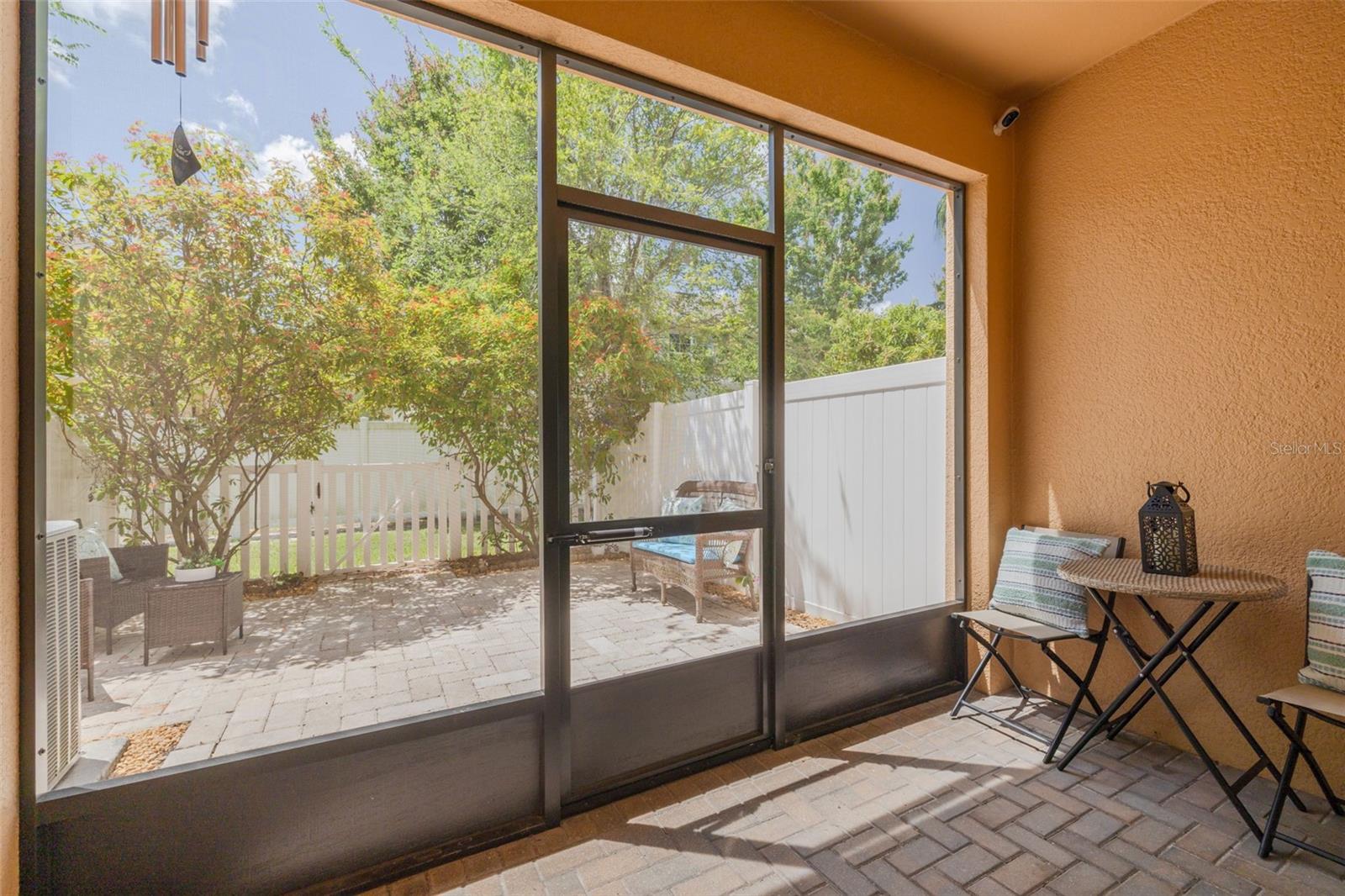 9520 TRUMPET VINE LOOP