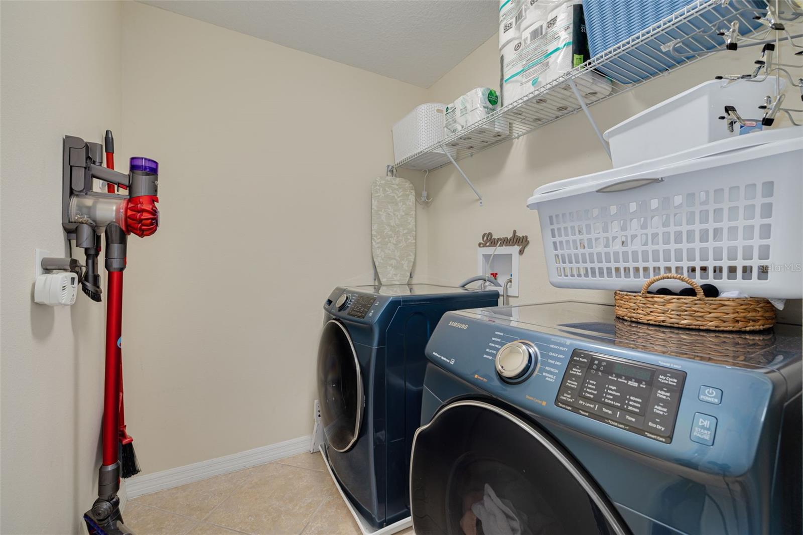 9520 TRUMPET VINE LOOP